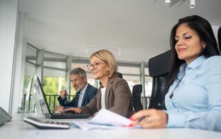 Why Internal Recruiting Teams Still Use Outside Recruiters - Autopeople Automotive Recruiting Use Outside Recruiters